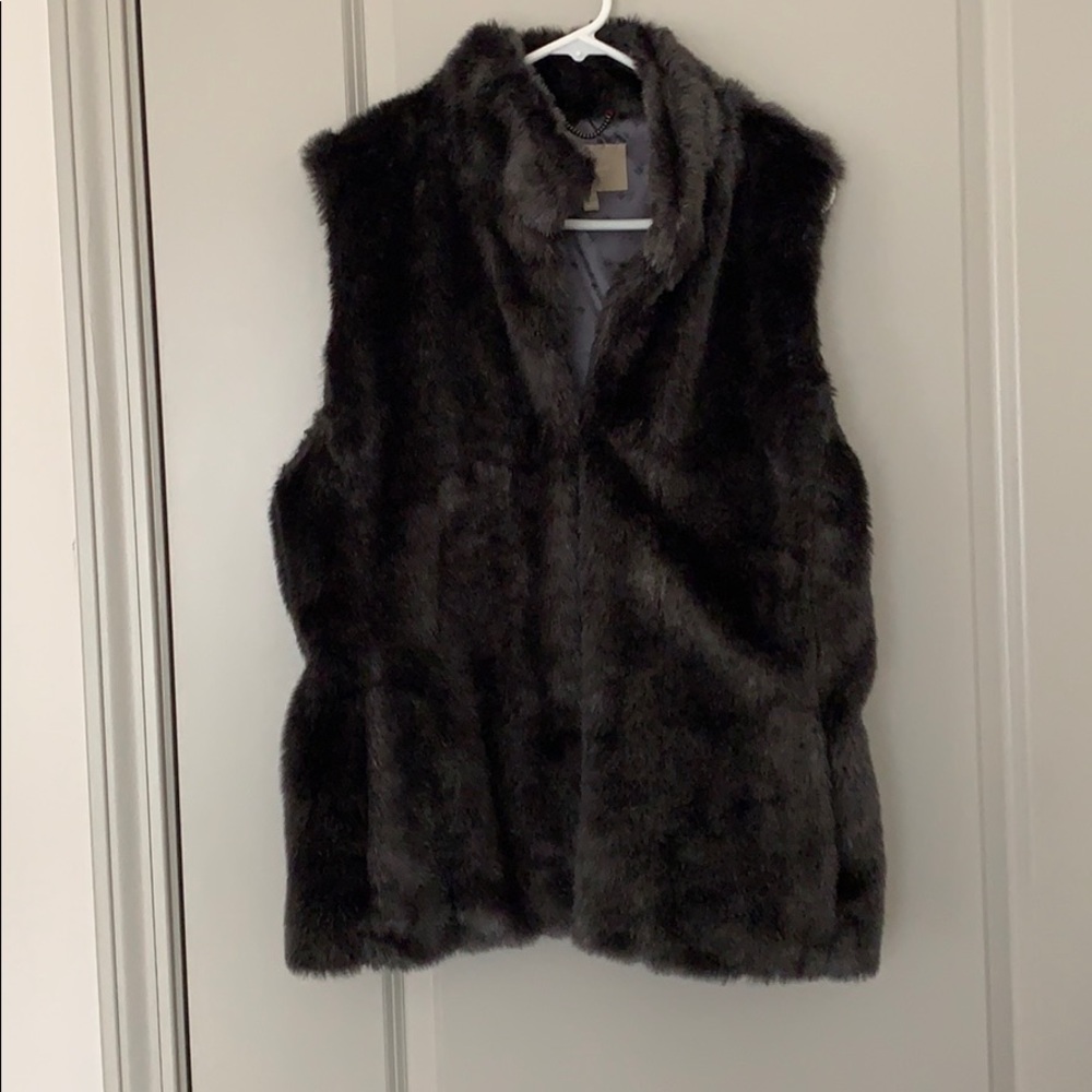 BANANA REPUBLIC FAUX FUR VEST